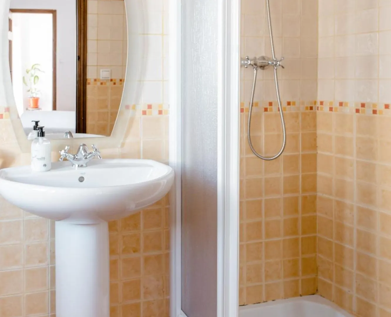 Entre Dos Aguas Apartment Granada Homestay
